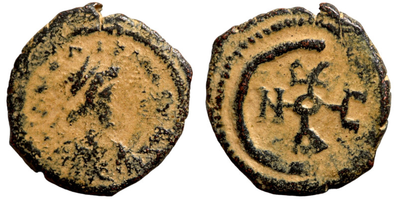 Byzantine coin Byzanz. Artifically patinated

16mm 2,10g