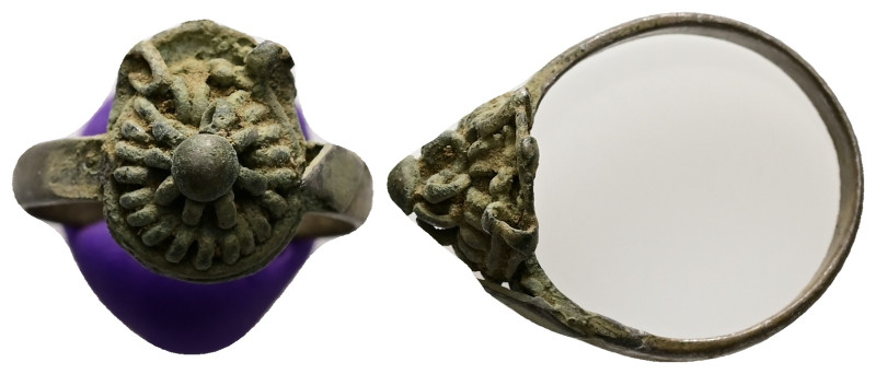 Byzantine Finger ring (AD 15th century)
Weight: 3.28 g.
Diameter: 18.49 mm.