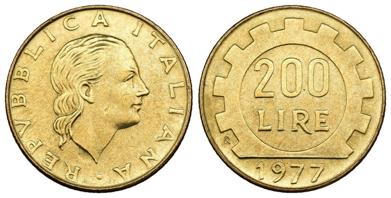 Repubblica Italiana - 200 Lire Lavoro 1977 D/ incavo a mezzaluna sotto il collo...