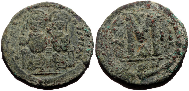 Justin II, with Sophia (565-578) AE Follis (Bronze, 16.63g, 28mm) Constantinople...