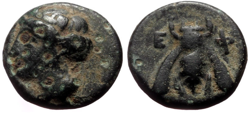 Ionia, Ephesos AE (Bronze, 1.20g, 11mm) ca 375-325 BC
Obv: E - Φ, Bee with strai...