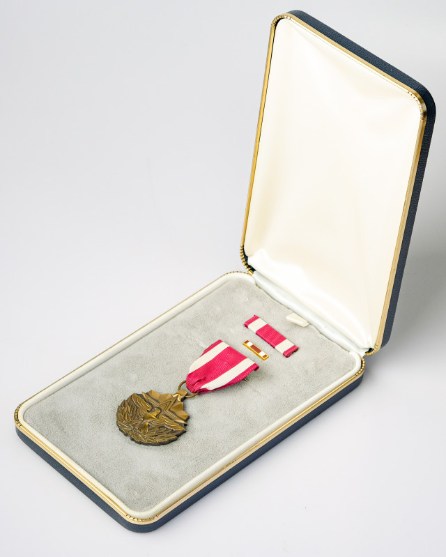 USA. Meritorious Service Medal. Bronze, 45x40 mm, total weight 34.28 g. (with ri...