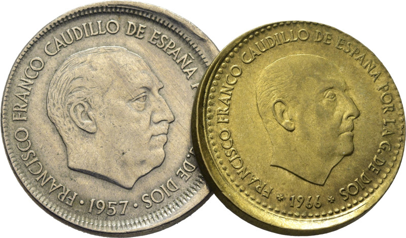 ESTADO ESPAÑOL. 5 y 1 peseta. 1957*64 y 1966*70. Ambas con error de acuñación po...