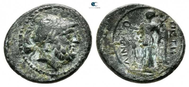 Bruttium. Petelia circa 216-204 BC. 
Reduced Uncia Æ

13 mm., 1,19 g.



...