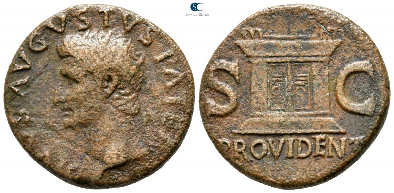 Divus Augustus Died AD 14. Struck under Tiberius. Rome
As Æ

27 mm., 10,36 g....