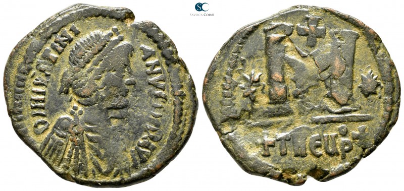 Justinian I AD 527-565. Theoupolis (Antioch)
Follis Æ

32 mm., 12,92 g.


...
