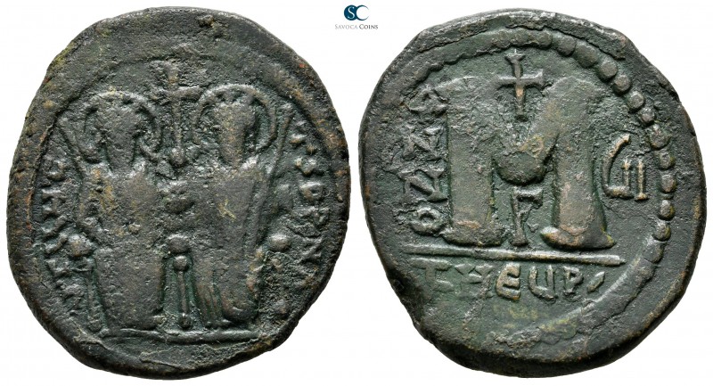 Justin II and Sophia AD 565-578. Theoupolis (Antioch)
Follis Æ

32 mm., 14,27...
