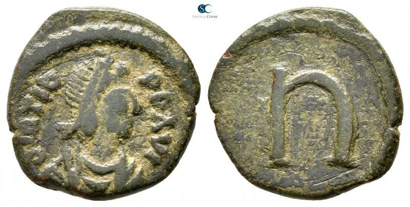 Maurice Tiberius AD 582-602. Byzantine
Pentanummium Æ

15 mm., 2,05 g.


...