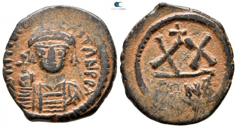Maurice Tiberius AD 582-602. Constantinople
Half follis Æ

23 mm., 6,63 g.
...