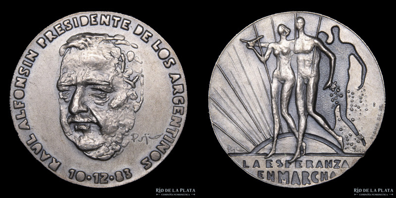 Argentina. 1983. Raul Alfonsín Presidente de los Argentinos. Módulo grande. Grab...