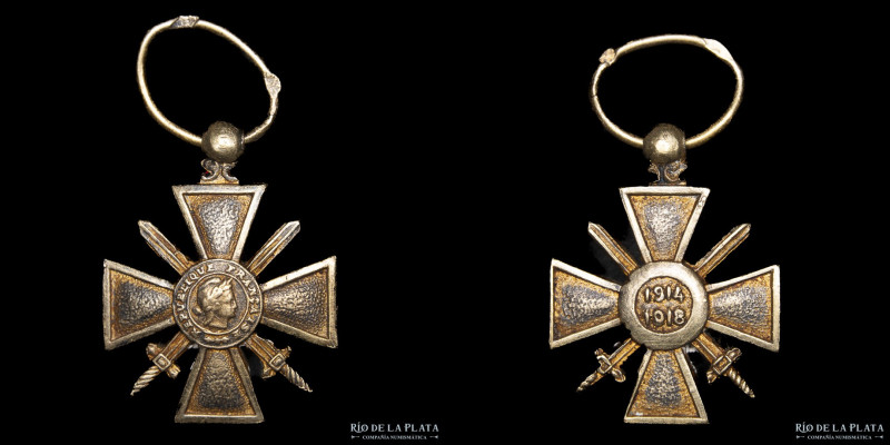 Francia. 1918. Cruz de guerra 1914-1918. Miniatura. Metal dorado; 14x18mm; 2.26g...