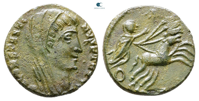 Divus Constantine I AD 337. Uncertain mint
Follis Æ

14 mm, 1,28 g



Ver...