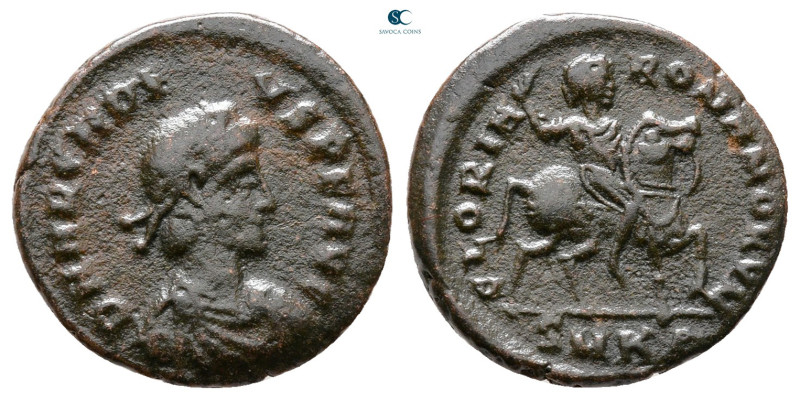 Arcadius AD 383-408. Cyzicus
Follis Æ

17 mm, 2,27 g



Very Fine