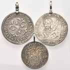 LOTTI
Lotto di 3 monete con appiccagnolo di area italica così composto: Osella 1733 di Carlo Ruzzini, Mezzo Scudo della Croce di Alvise Mocenigo IV, ...