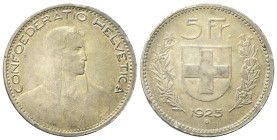SVIZZERA
Confederazione Elvetica, dal 1848.
5 Franchi 1923, Berna.
Ag
gr. 24,94
Dr. Profilo maschile (Guglielmo Tell ?) a s., con cappuccio.
Rv....