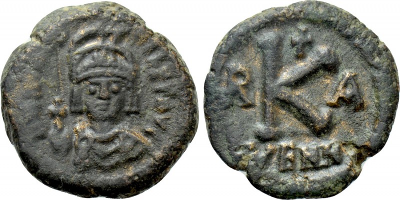 MAURICE TIBERIUS (582-602). Half Follis. Ravenna. 

Obv: Helmeted, draped and ...