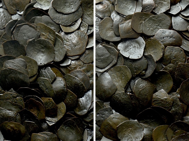 Circa 240 Late Byzantine Coins. 

Obv: .
Rev: .

. 

Condition: See pictu...