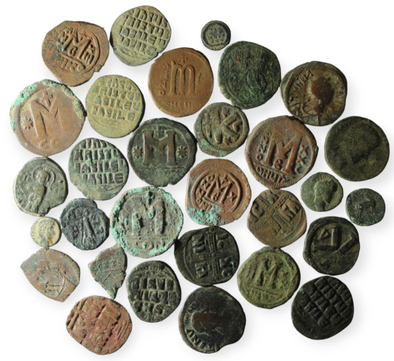 30 pieces ancient coin, Weight 282.60 gr
Sold as seen.