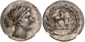 Asie Mineure

Aeolis – Cyme

Tétradrachme en argent (c. 160)

Magistrat Kallias.

Magnifique exemplaire de large flan.

 Très belle patine m...