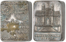 Inde

Lingot en argent de 5 tolas – ND

 Émis par Manilal Chimanlal & Co. Bombay

 Magnifique patine.

 Petite impureté à l’avers.

 58.24g ...