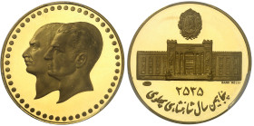 Iran

Mohammad Reza (1320-1358 SH /1941-1979)

Médaille en or - 2535 MS / 1976

50ème anniversaire de la Banque Nationale.

Le deuxième plus h...