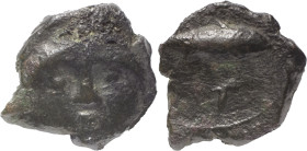 Ancient Hispania
Agadir, Phoenician. AE 1/4 Calco 0.98 g. 200-100 BC. . Anv.: Head facing ahead. Rev.: Tuna to right, on top of a Phoenician letter. B...