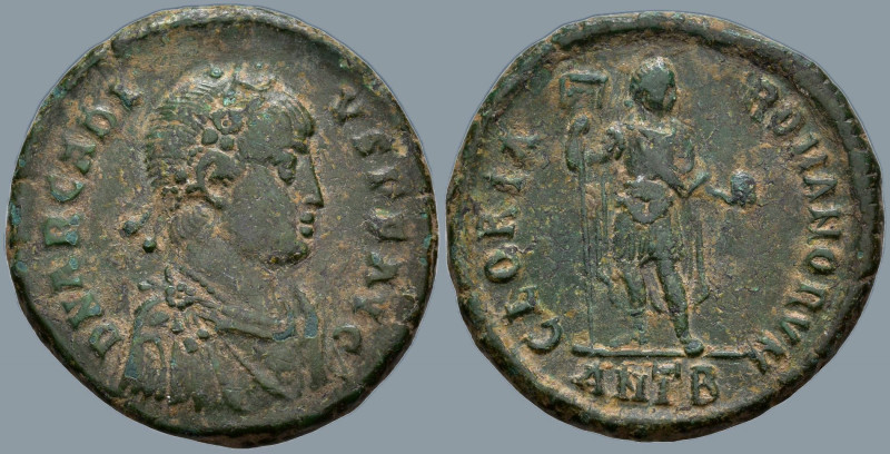 Arcadius (383-408 AD). Antioch
AE Follis (23.1mm 6.01g)
Obv: DN ARCADIVS PF AV...