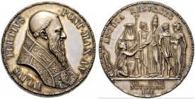 MEDAGLIE PAPALI 
 ROMA 
 Giulio III (Giovanni Maria Ciocchi del Monte), 1550-1555. Medaglia riconio opus Giovanni da Cavino. Ar gr. 48,50 mm 48,5 Bu...