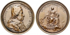MEDAGLIE PAPALI 
 ROMA 
 Clemente XI (Gianfrancesco Albani), 1700-1721. Medaglia a. II opus S. Urbain. Æ gr. 86,06 mm 60,2 Nel centro busto a d. con...