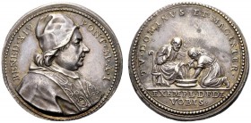 MEDAGLIE PAPALI 
 ROMA 
 Benedetto XIV (Prospero Lambertini), 1740-1758. Medaglia a. I opus Ottone Hamerani. Ar gr. 13,92 mm 31,8 Busto a d. con cam...