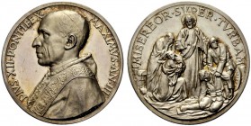 MEDAGLIE PAPALI 
 BOLOGNA 
 Pio XII (Eugenio Pacelli), 1939-1958. Medaglia 1941 a. III opus Aurelio Mistruzzi. Ar gr. 38,57 mm 44 Busto a s. con ber...