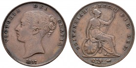 Gran Bretaña. Victoria. 1 penny. 1857. (Km-739). (S-3949). Ae. 18,16 g. Golpecito en canto. MBC-. Est...25,00.