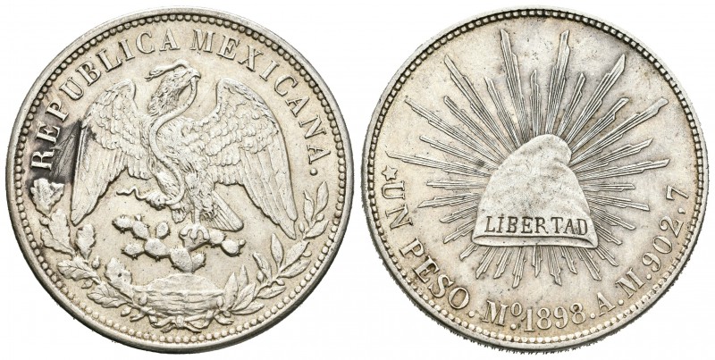 México. 1 peso. 1898. México. (Km-409.2). Ag. 26,93 g. Rayas en anverso. EBC. Es...
