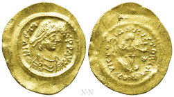 JUSTIN II (565-578). GOLD Tremissis. Constantinople