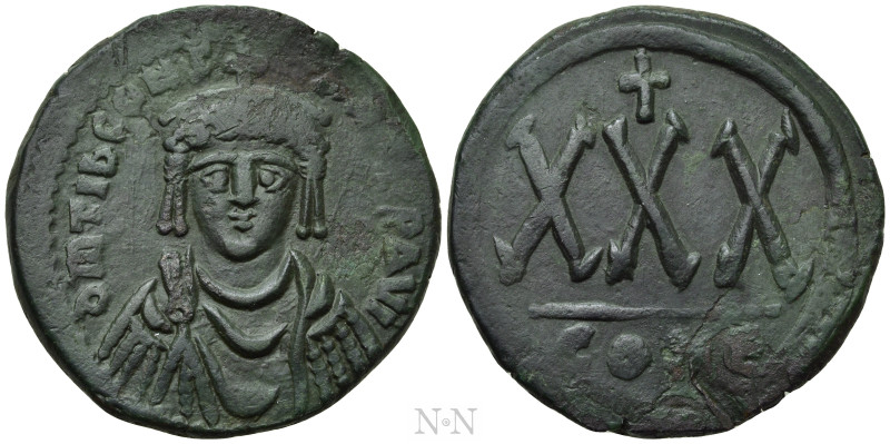 TIBERIUS II CONSTANTINE (578-582). 3/4 Follis or 30 Nummi. Constantinople. 

O...