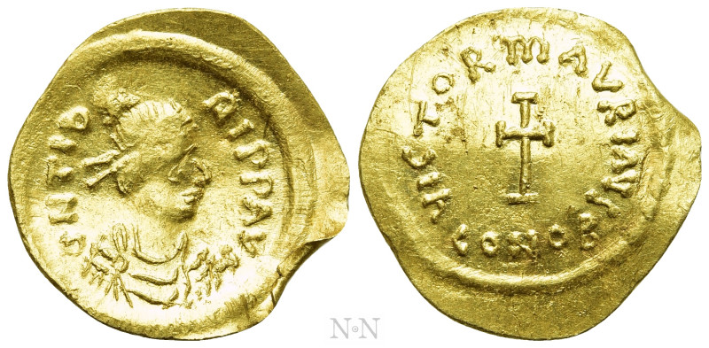 MAURICE TIBERIUS (582-602). GOLD Tremissis. Constantinople. 

Obv: D N TIЬЄRI ...