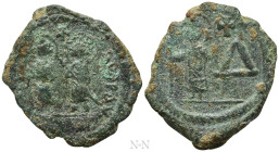 MAURICE TIBERIUS with CONSTANTINA and THEODOSIUS (582-602). Half Follis or 4 Pentanummia. Cherson