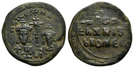 CONSTANTINE VII PORPHYROGENITUS with ROMANUS I (913-959).Constantinople.Follis.

Condition : Good very fine.

Weight : 8.26 gr
Diameter : 27 mm