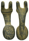 ROMAN BRONZE MILITARY BUCKLE.(1st-2nd century).Ae.

Condition : Good very fine.

Weight : 5.63 gr
Diameter : 32 mm