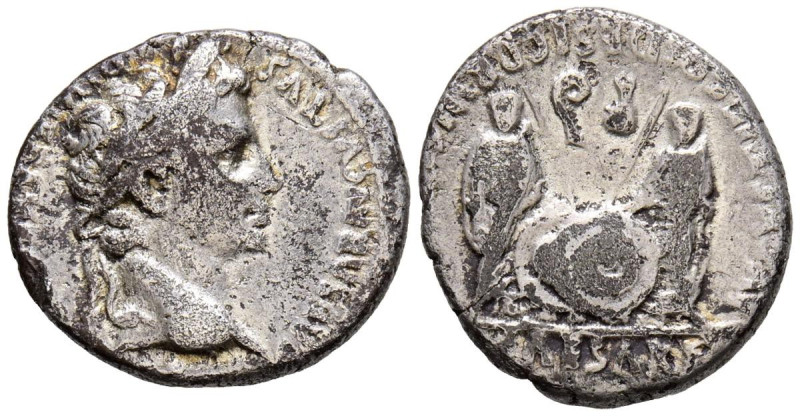 AUGUSTO. Denario. (Ar. 3,42g/18mm). 7-6 a.C. (RIC 207). Anv: Cabeza laureada de ...