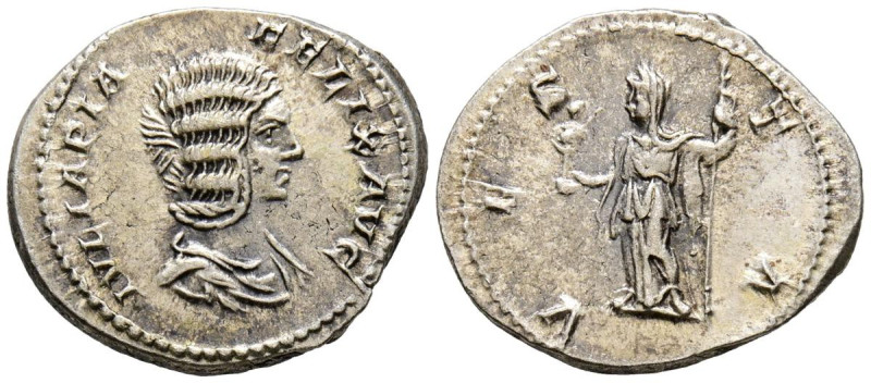 JULIA DOMNA. Denario. (Ar. 3,33g/20mm). 211-215 d.C. Roma. (RIC 390). Anv: Busto...