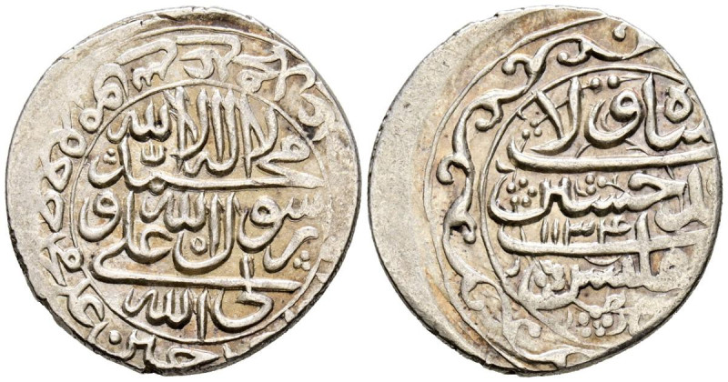 SAFAVÍES. SULTÁN HUSAYN (1105-1135/ 1694-1722). Abbasi. (Ar. 5,37g/23mm). Tíflis...