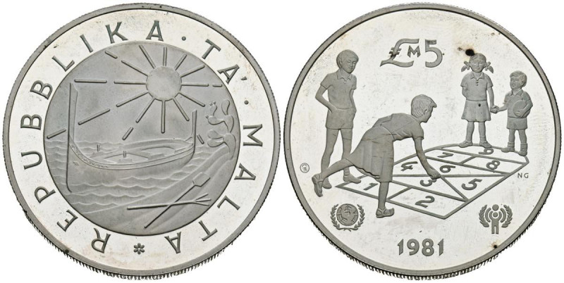 MALTA. 5 Libras (Ar. 28,17g /39mm). 1981. UNICEF.(Km#53). PROOF. Punto de óxido ...