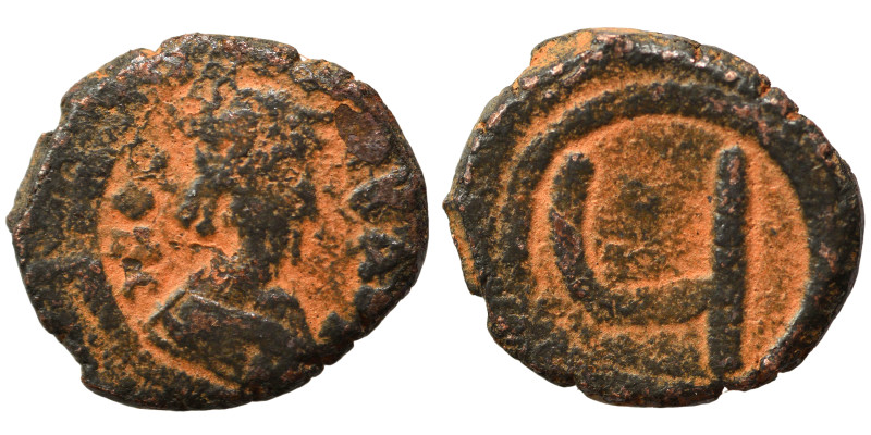 Phocas, 602-610. Pentanummium (bronze, 1.54 g, 13 mm), Constantinople. Diademed,...