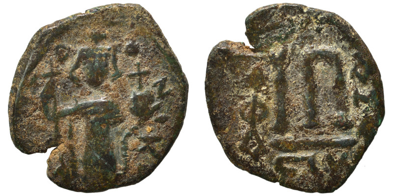 Constans II, 641-668. Follis (bronze, 3.30 g, 22 mm), Constantinople. EN T૪TO NI...