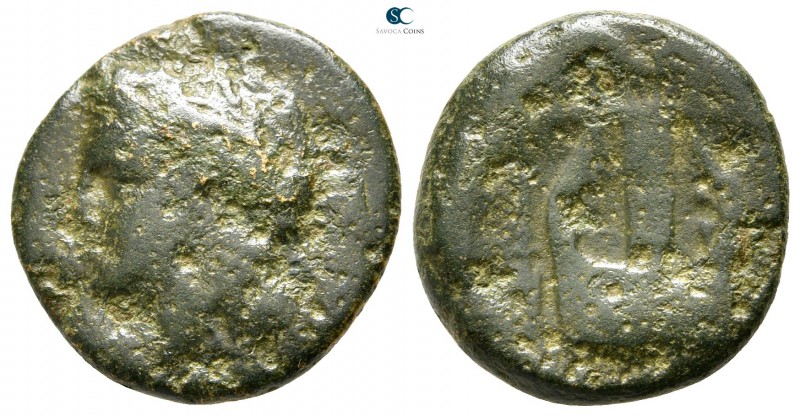 Akarnania. Anaktorion circa 380 BC. 
Bronze Æ

18 mm., 5,18 g.

Laureate he...