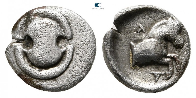 Boeotia. Tanagra circa 380-350 BC. 
Obol AR

10 mm., 0,78 g.

Boiotian shie...