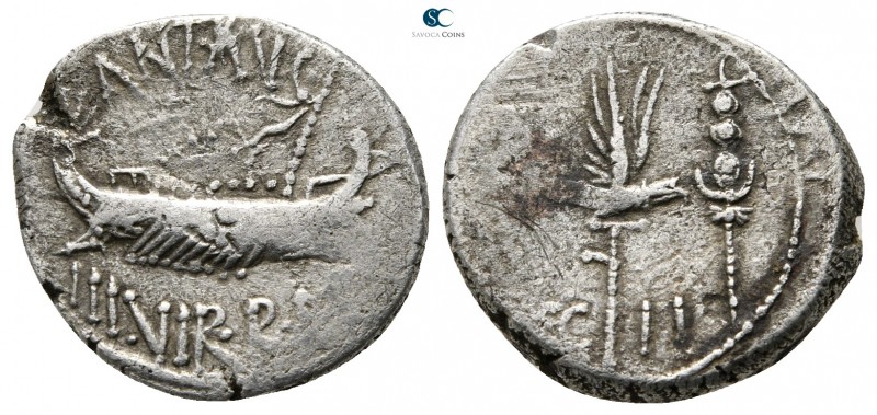 Mark Antony 32-31 BC. Military mint moving with M.Antony
Denarius AR

18 mm.,...
