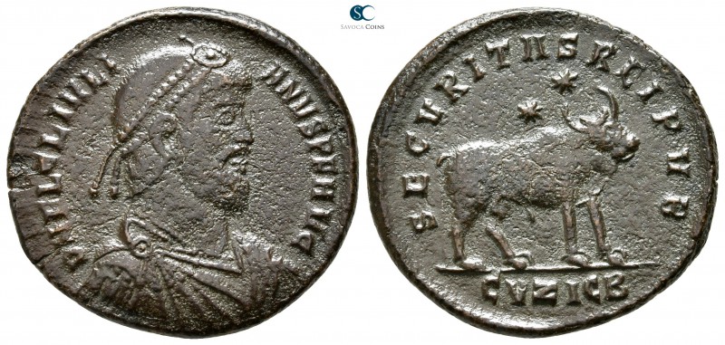 Julian II AD 360-363. Struck AD 361-363. Cyzicus
Follis Æ

29 mm., 8,39 g.
...
