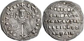 Miliaresion AR
Nicephorus II Phocas (963-969), Constantinopolis. +IҺSЧS XRISTЧS ҺICA✷ Cross crosslet set upon globus above two steps; in central medal...